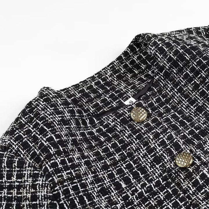 Dam kort-skärning bouclé jacka i boxy skärning med gold button detail och påsydda fickor