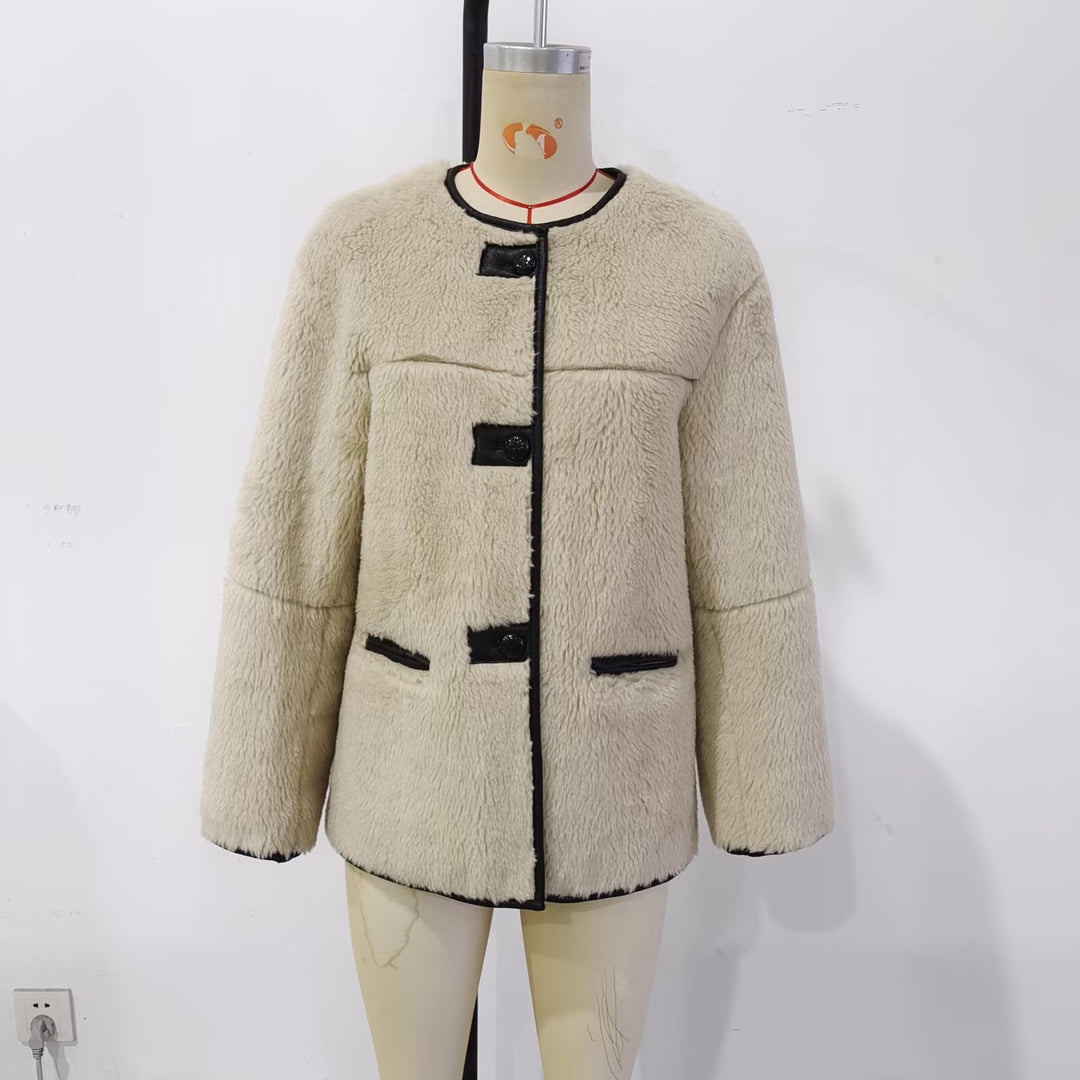 Dam Boxig Teddy Jacka i Faux Shearling med Round Neck, Knapp Stängning och Läder Piping