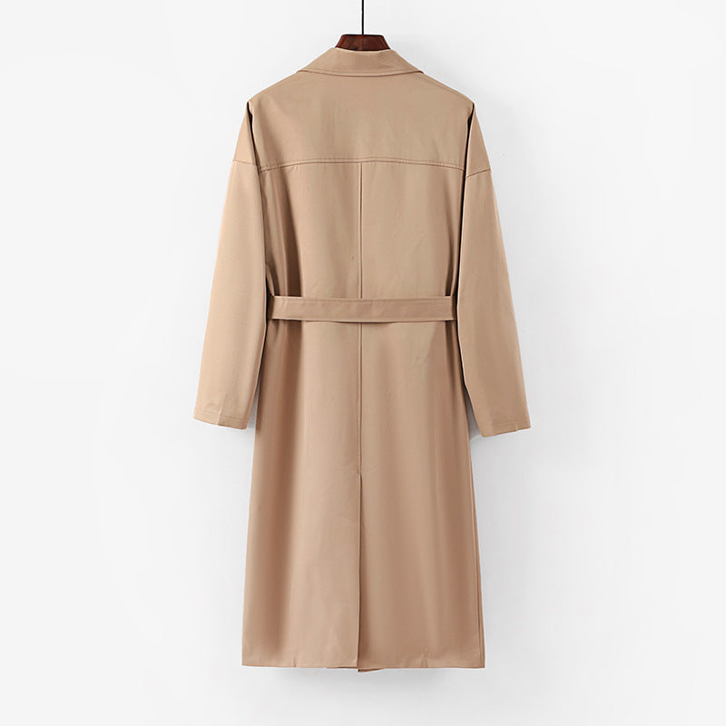 Dam lång modell trenchcoat med midjebälte och Dropped Lapel