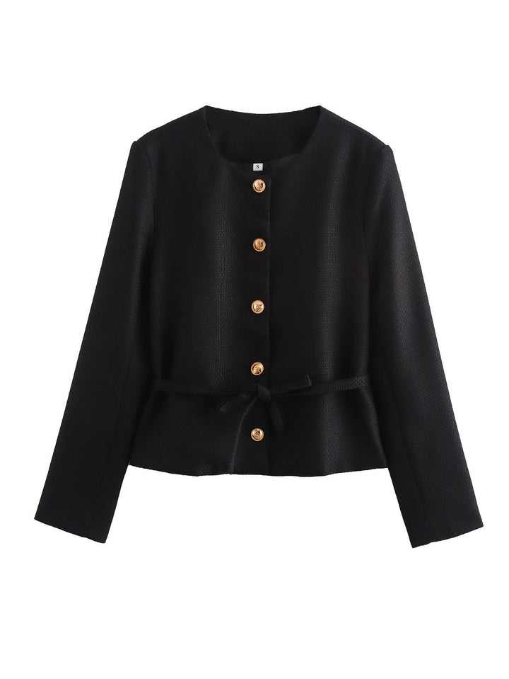 Dam structured kort jacka med round neckline, wooden knäppning, och figursydd tie bälte