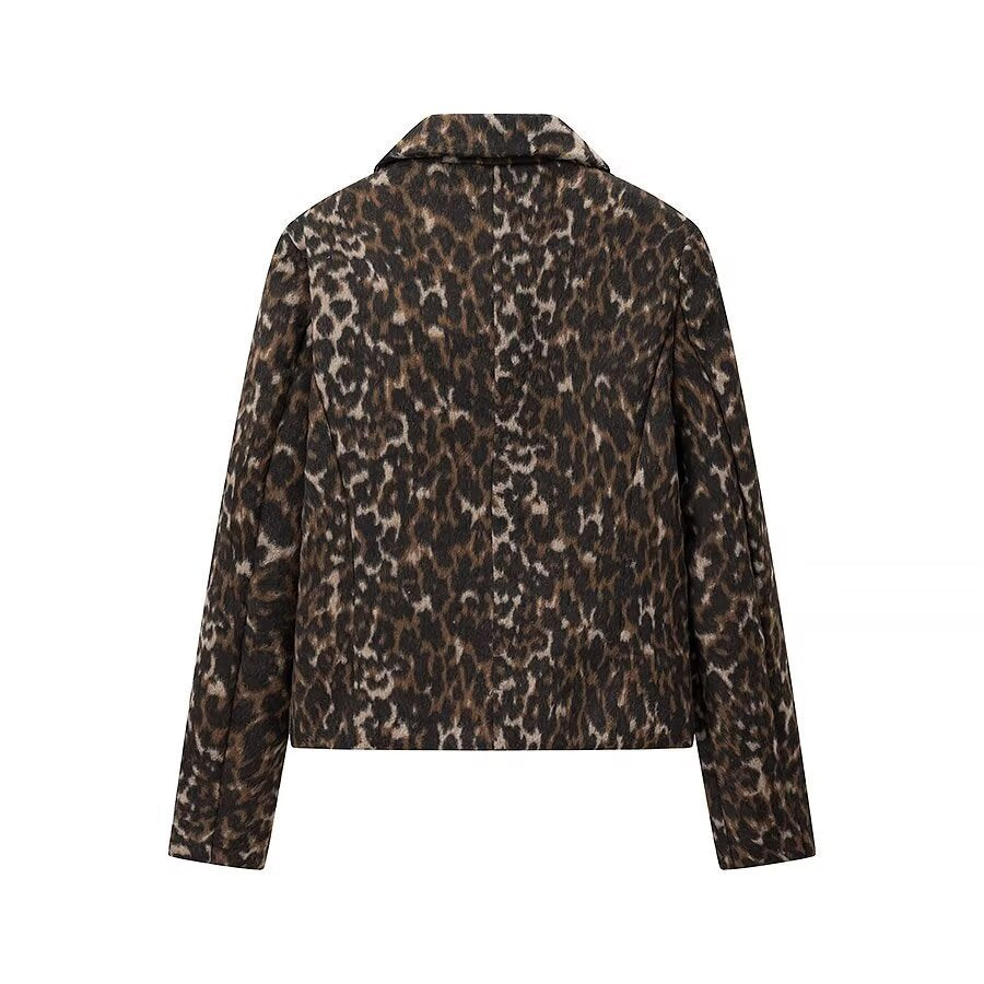 Dam Boxy kort jacka med Leopard tryck, skjortkrage och utanpåfickor