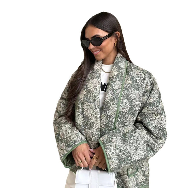Dam kort skuren kviltad jacka in vintage blommig mönster med shawl krage och kontrasterande piping