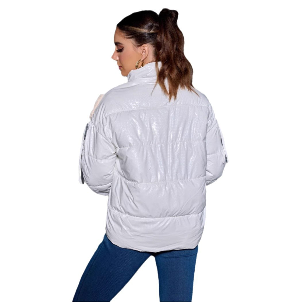 Dam vadderad quiltad jacka med Faux Fur V-Inset, Stand krage &amp; dragkedja