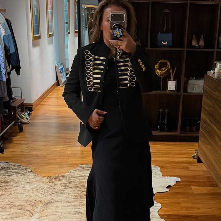 Dam military kort blazer med gold cord trim och dekorativ closures
