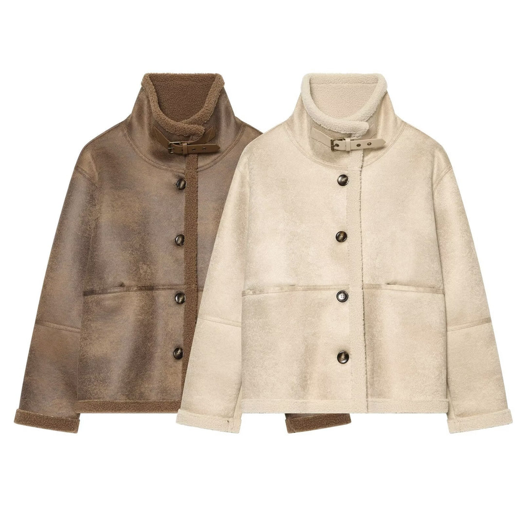 Dam Kort Jacka Tillverkad av Teddy Fleece med Funnel Krage och Buckle Stängning
