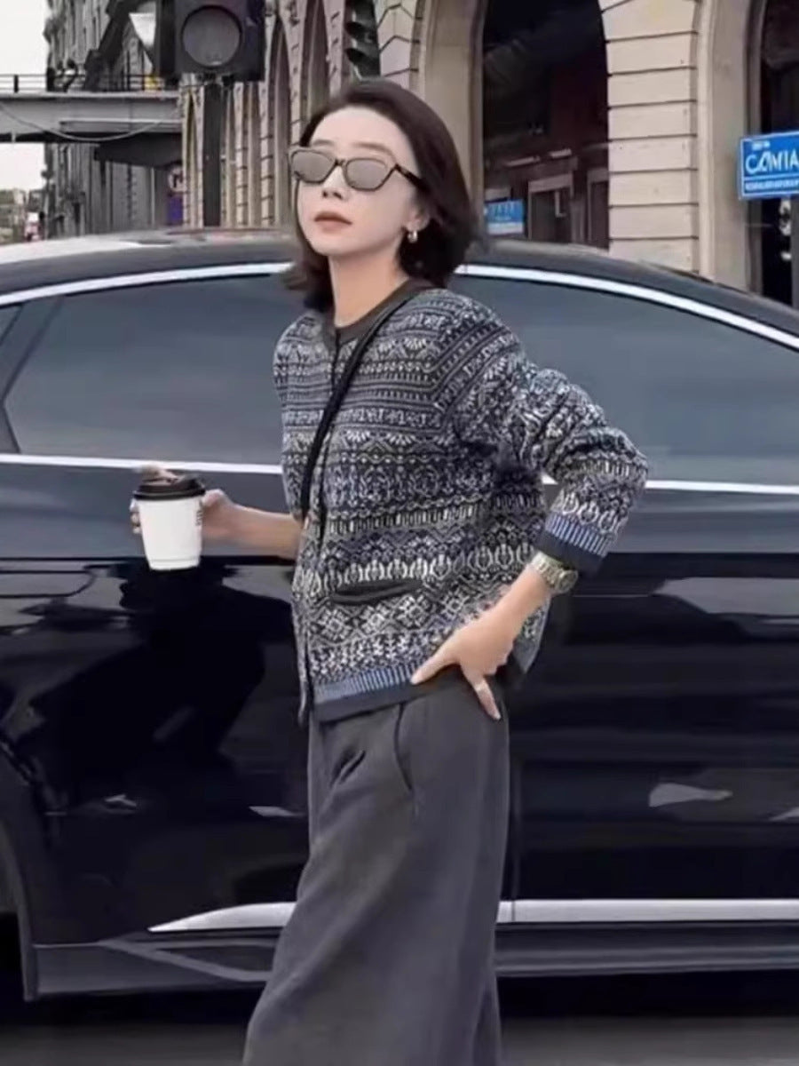 Dam kort jacka kofta med jacquard mönster, ribbed muddar och round neckline