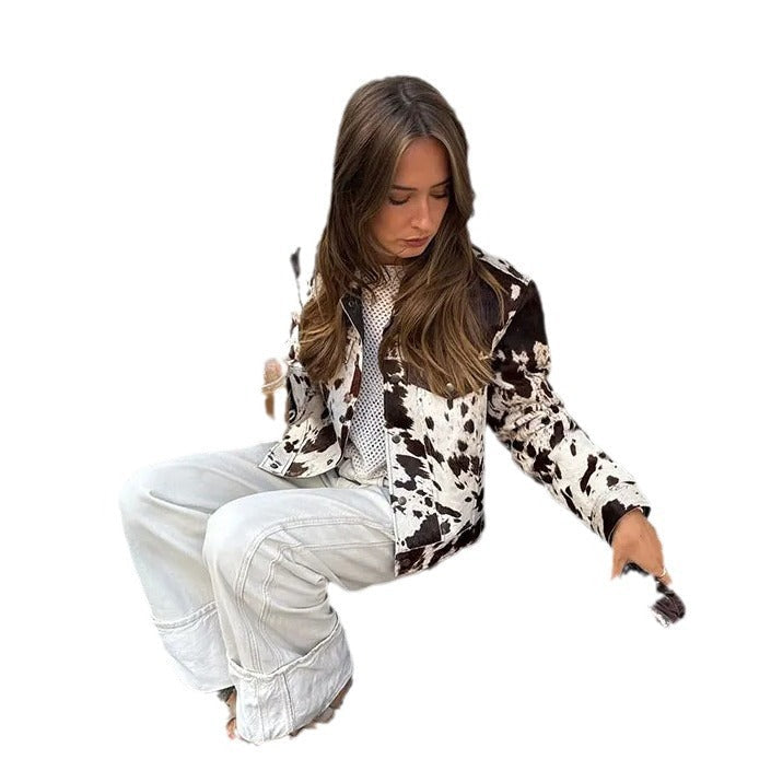 Dam kort skärning Western-Inspired jacka med Cow Spot Faux Fur och bröstfickor