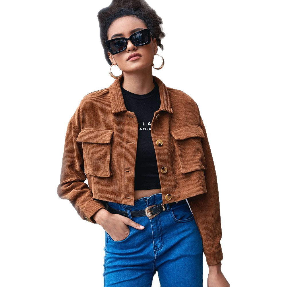 Dam cropped manchester jacka med applied flap fickor, skjortkrage, och button closure