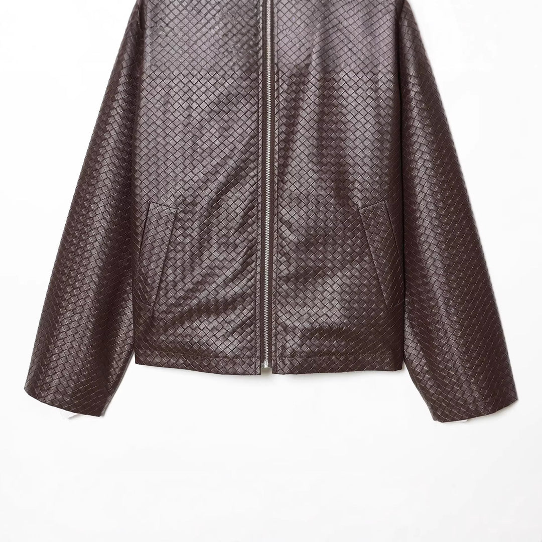 Dam Kort Boxig Jacka Tillverkad av Braided-Looking Faux Läder med Skjort Krage och Front Dragkedja
