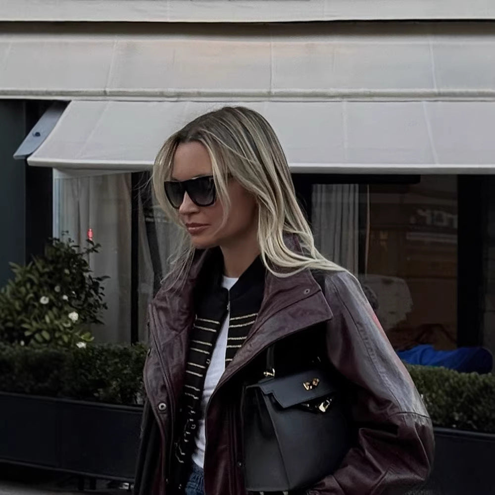 Dam kort skuren military jacka med gold-embellished cords
