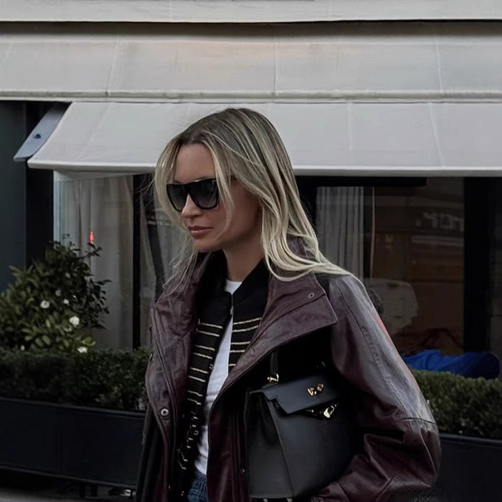 Dam kort skuren military jacka med gold-embellished cords