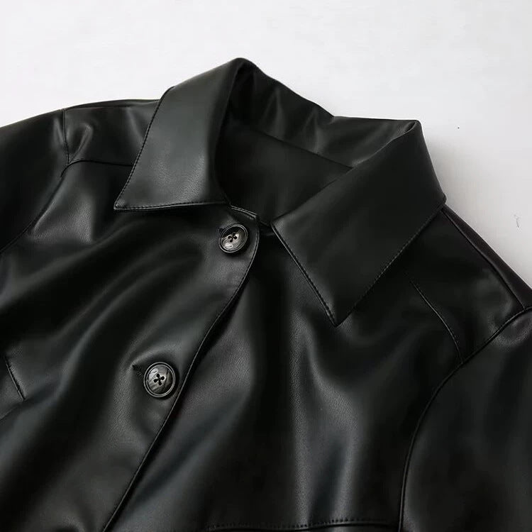 Dam kort jacka in shirt stil gjord vegan smooth läderlook med distinctive angled fickor