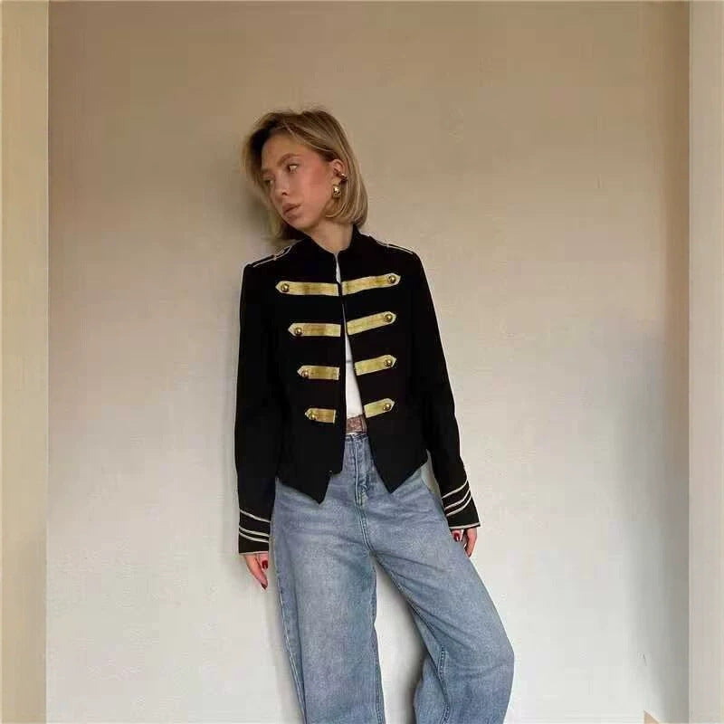 Dam Military Inspired kort jacka med ståkrage och Golden dekorativ Stripes