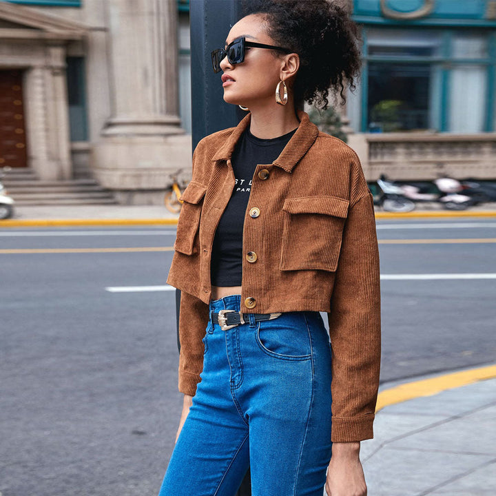 Dam cropped manchester jacka med applied flap fickor, skjortkrage, och button closure