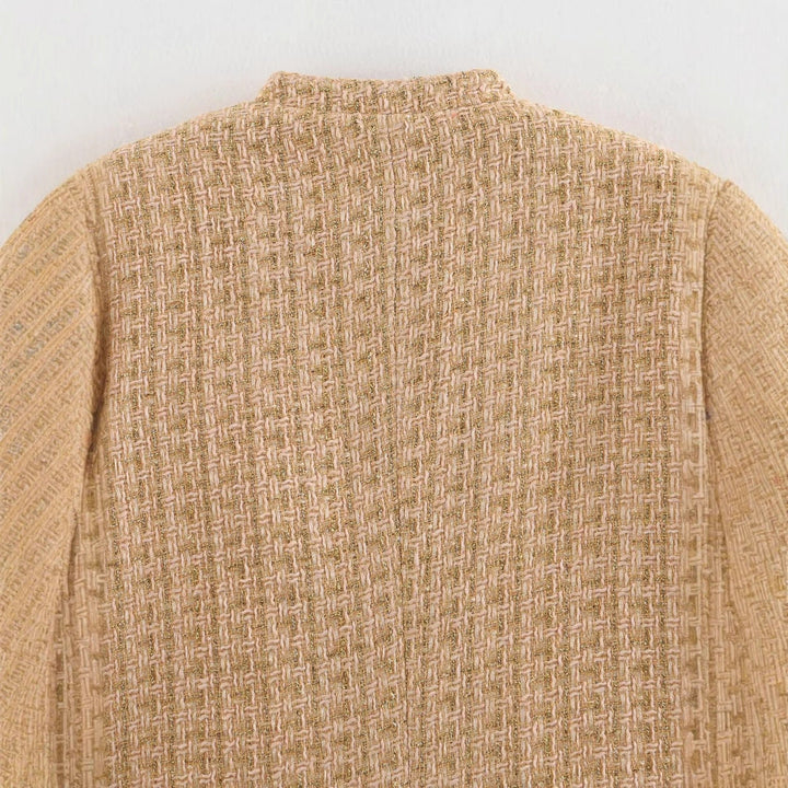 Dam figurnära bouclé tweed jacka med ståkrage och four decorative fickor