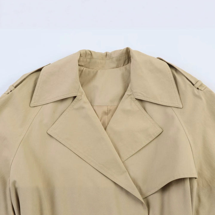 Dam Kort Cape Trenchcoat med Double-Breasted Knapp Knäppning och Tie Belt