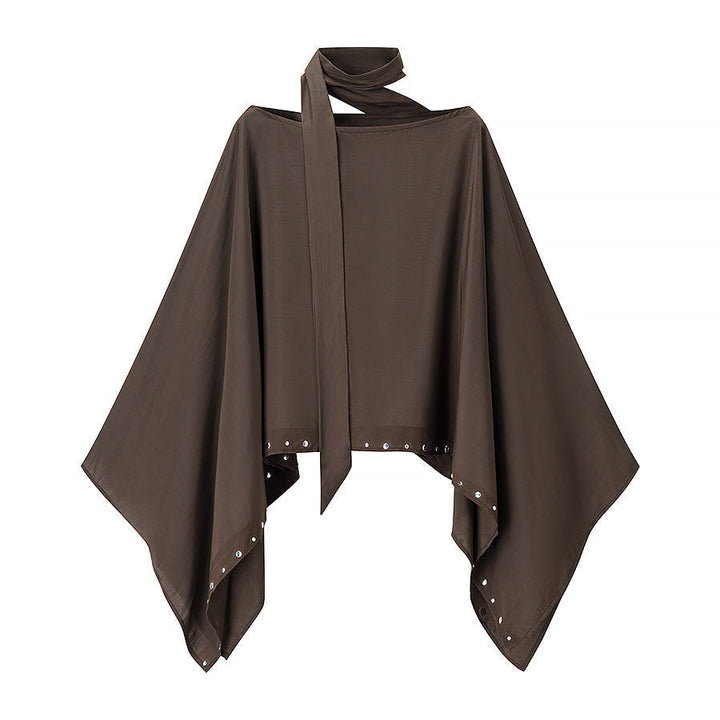 Dam fallande capeponcho med bow, asymmetrical pointed fåll och eyelet kant