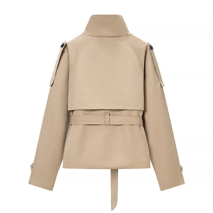 Dam kort skräddad trenchcoat med hög knappslå och midjebälte