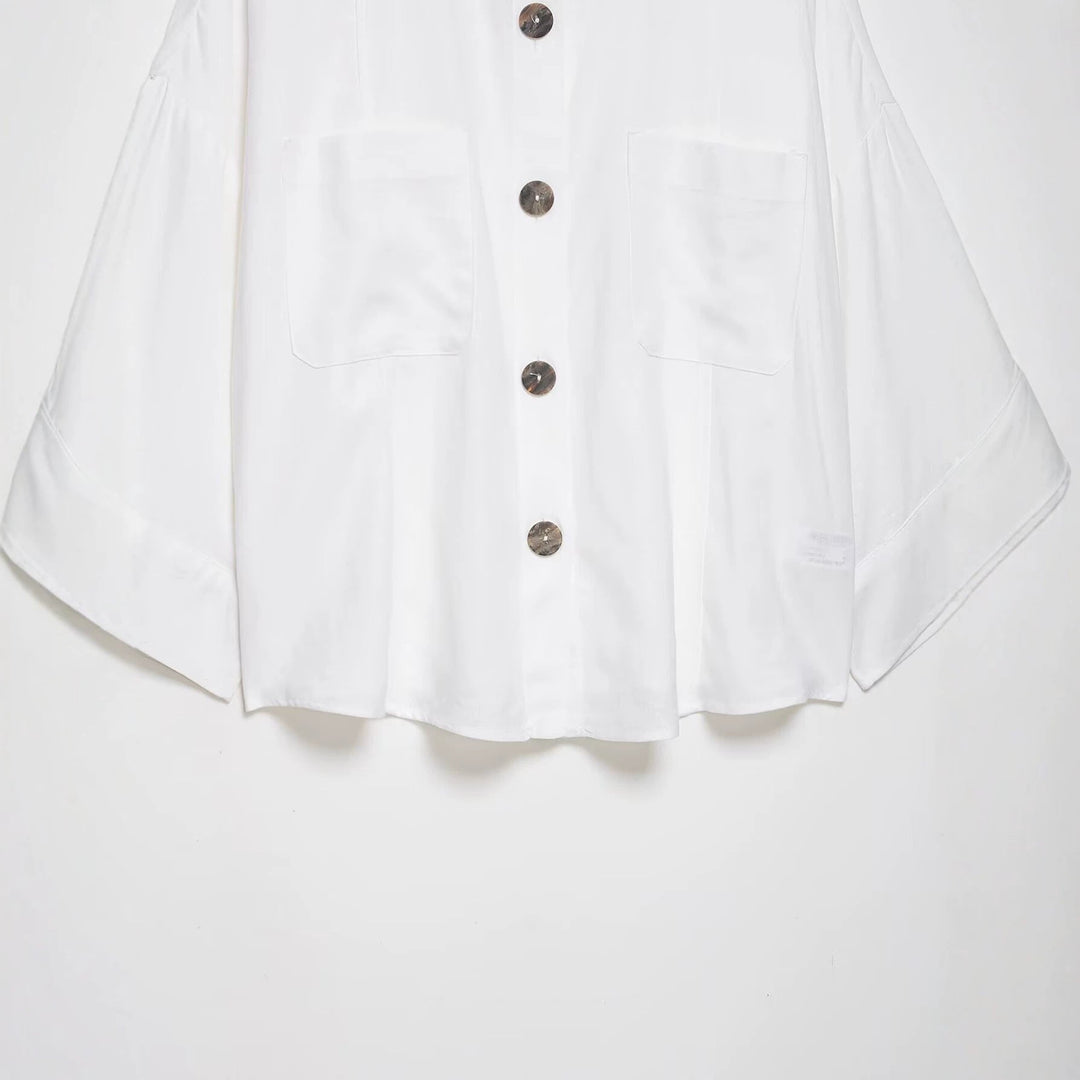 Dam Oversize Skjortjacka med Wide Kimono Ärmar och Stora Horn Knappar