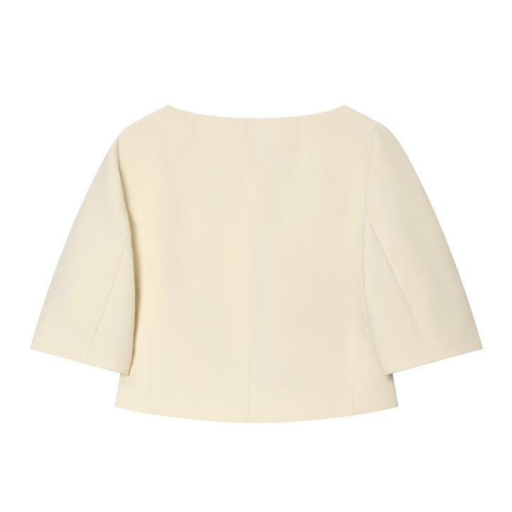 Dam Kort Jacka med Round Neckline, Boxig Silhuett, och Stora Dekorativ Knappar