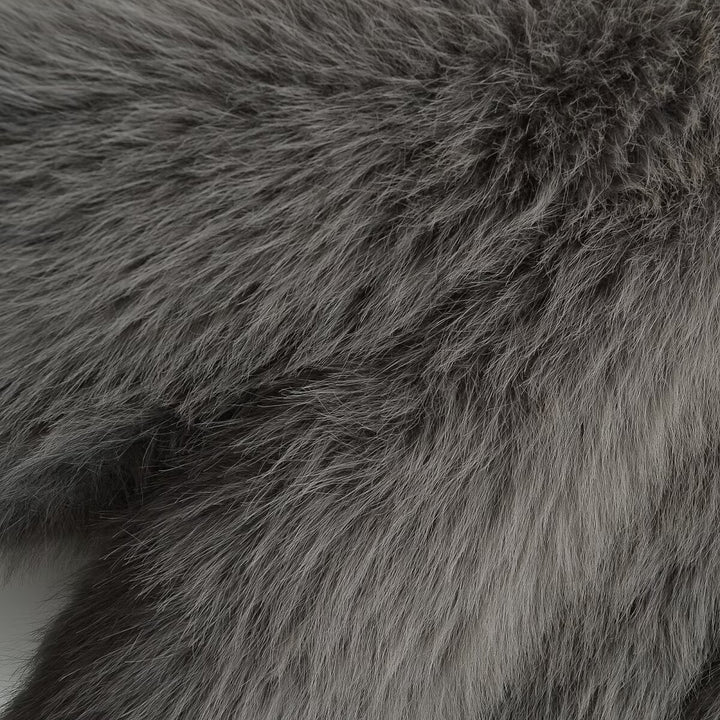 Dam Kort Faux Fur Jacka med Voluminous Ärmar och Round Neckline