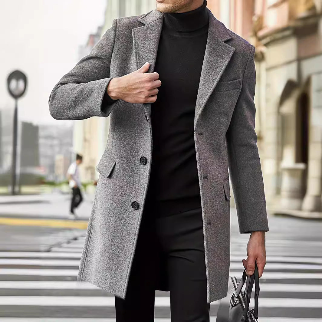Herr modern lång kappa tillverkad av ullblandning med Smal Lapels, fickor med lock och slim passform