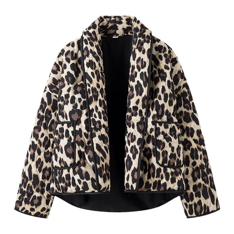 Dam Lined kort jacka in Leopard tryck med Shawl krage och Piping
