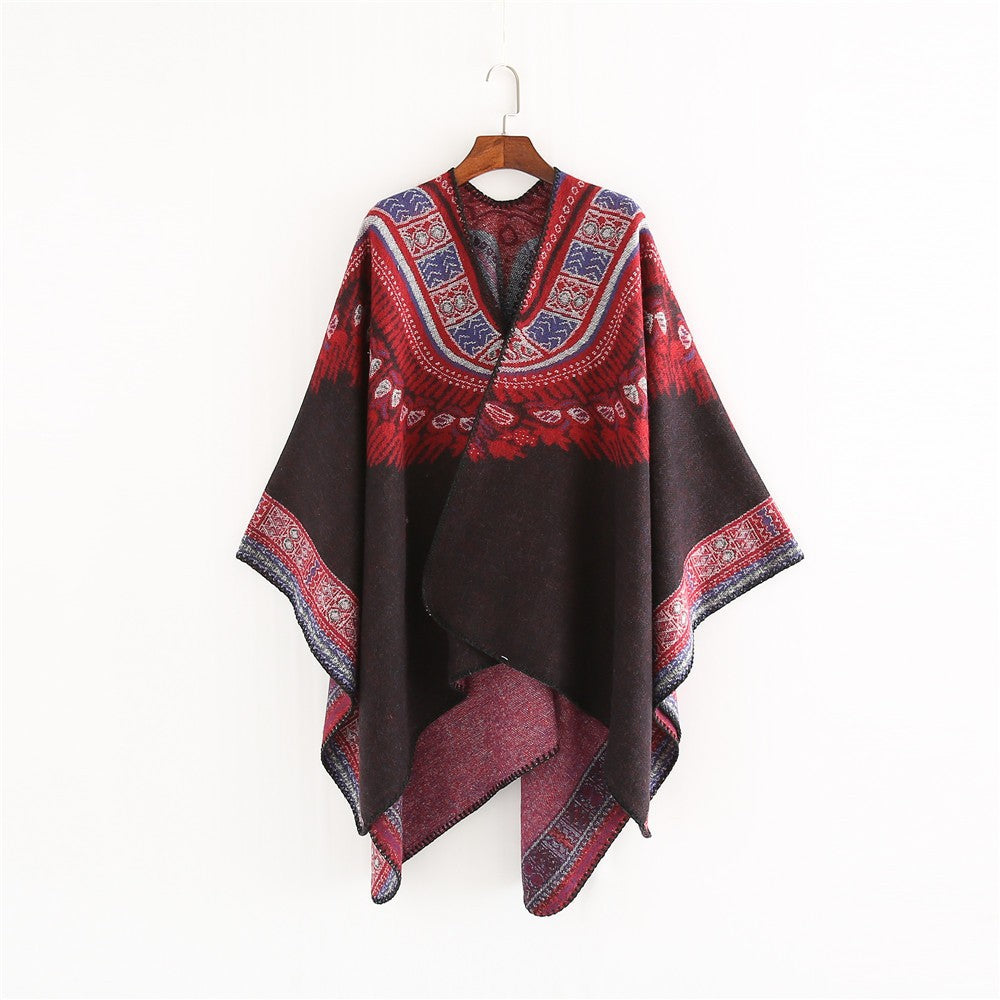 Dam Oversize poncho i Ethno Jacquard med V-neck och structured fåll