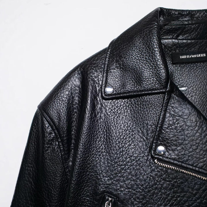 Dam Kort Skärning Biker Läder Jacka med Fitted Belt, Asymmetrisk Dragkedja, och Textured Läder