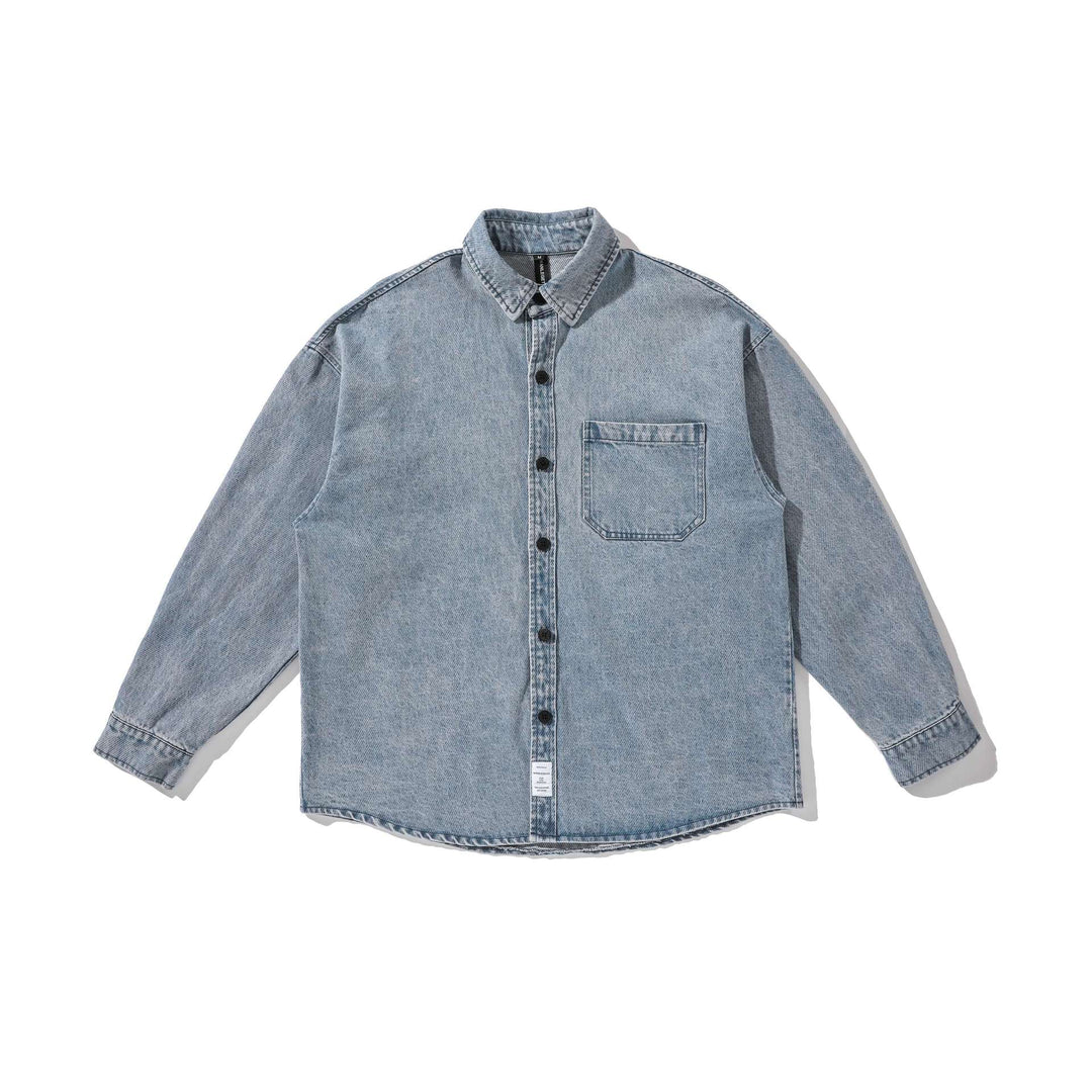 Herr overshirt tillverkad av washed denim med rounded fåll