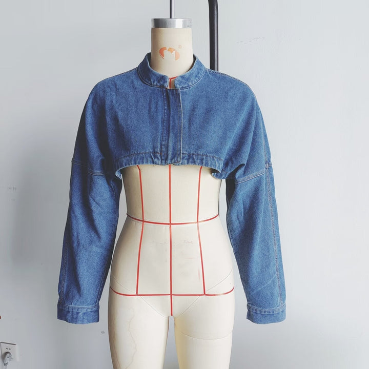 Dam cropped jeans bolero jacka med stand krage, oversized ärmar och concealed front placket