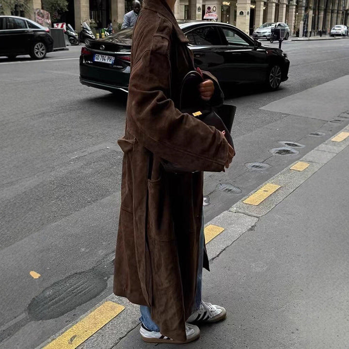 Dam Mid-length oversize trenchcoat gjord mocka look med double-breasted knappslå, shoulder epaulets och knytband