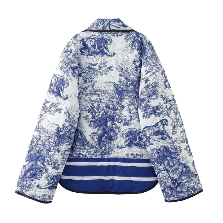 Dam Quiltad Jacka i Kimono Stil med Toile-De-Jouy Animal Tryck, Shawl Krage, och Contrasting Patch Fickor