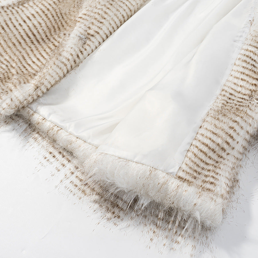 Dam Kort Faux Fur Jacka med Voluminous Ärmar och Round Neckline