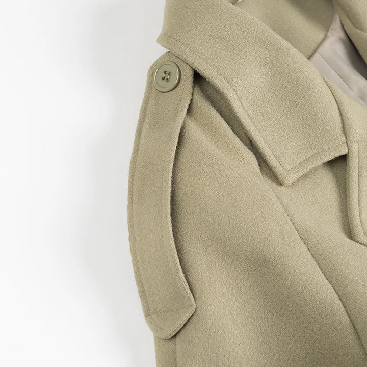 Dam nano maxi trenchcoat med double-breasted knäppning, tie bälte, och epaulettes