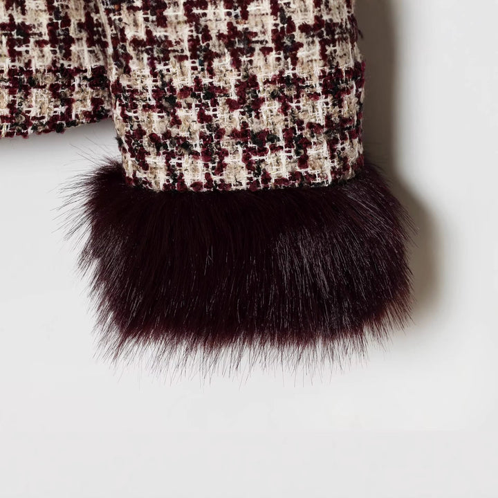 Dam Kort Bouclé Tweedjacka med Stå Krage och Faux Fur Muddar