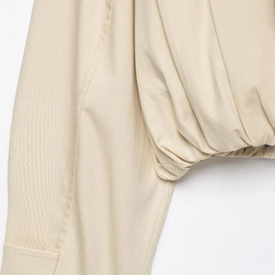 Dam Kort Trenchcoat med Double-Breasted Knapp Knäppning, Hög Stå Krage och Tailored Elastic Waistband