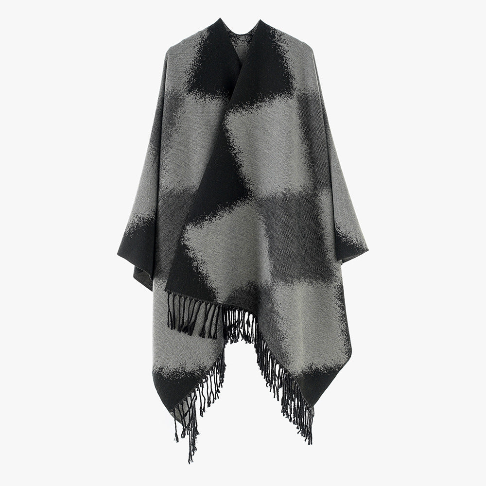 Dam Cashmere look Cape i kimono skärning med Fine Fringed fåll