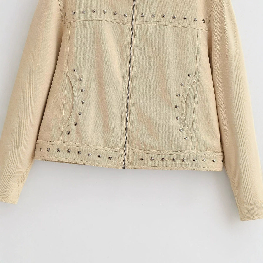 Dam Kort Jacka Tillverkad av Faux Läder med Studded Details och Stå Krage