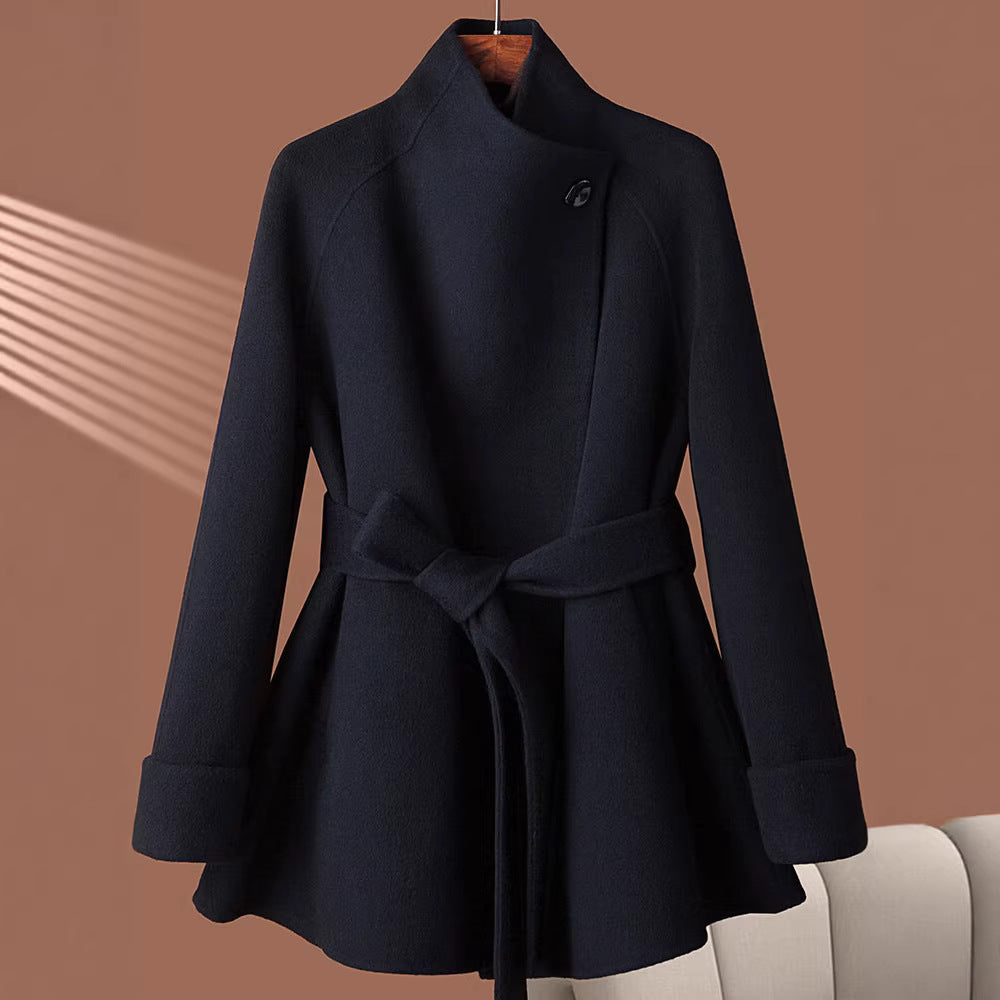 Dam elegant och klassisk trenchcoat