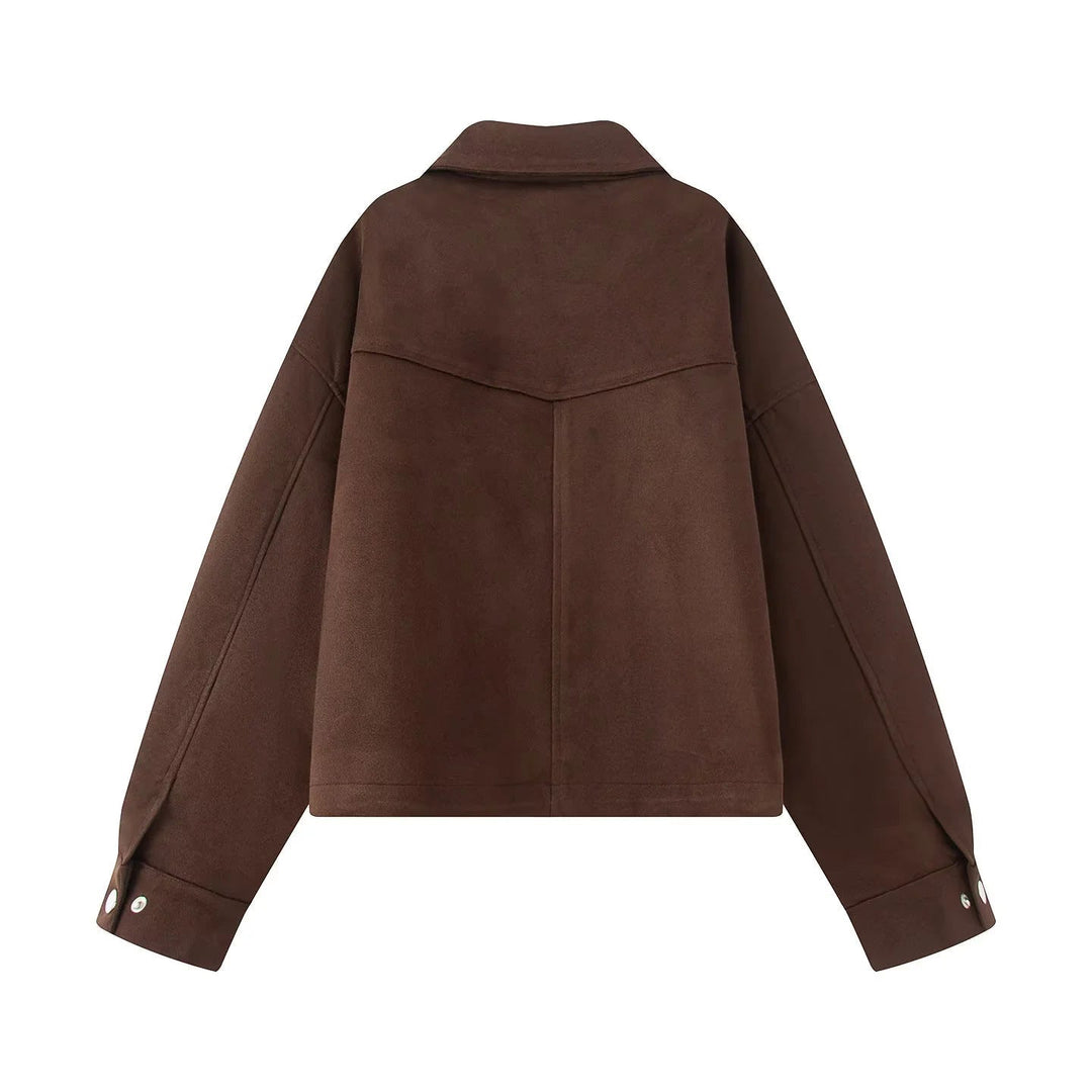 Dam boxy kort utility jacka med stor flap fickor, snap knäppning, och drop axel