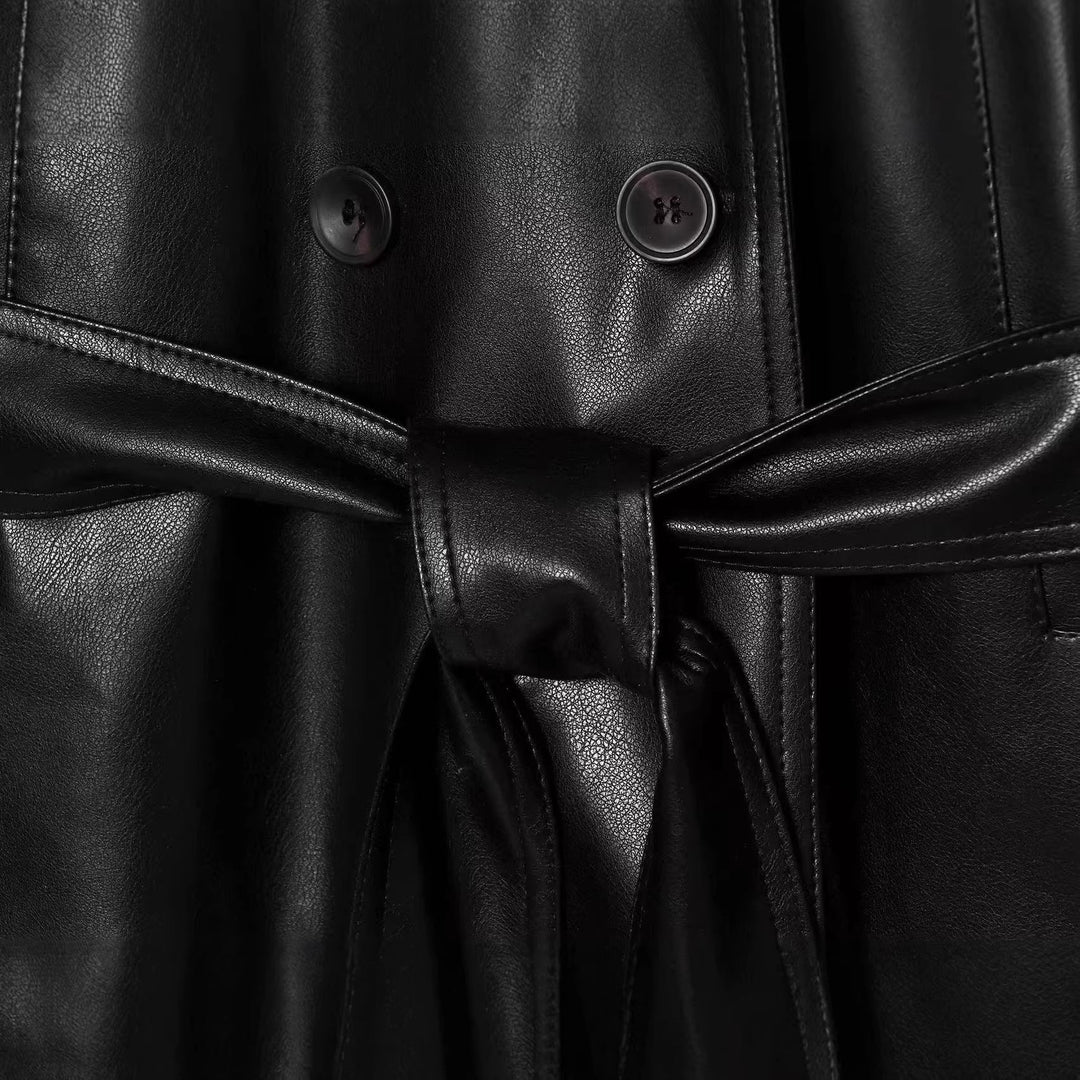 Dam Kort Faux Läder Trenchcoat i Boxig Skärning med Oversize Shawl Krage och Ties