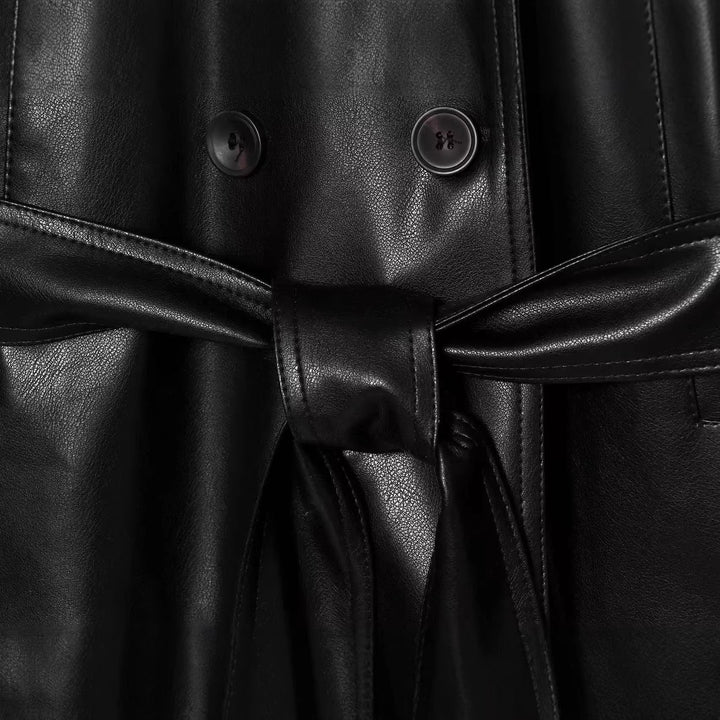 Dam Kort Faux Läder Trenchcoat i Boxig Skärning med Oversize Shawl Krage och Ties
