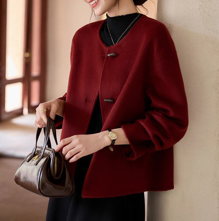 Dam kort ullblandning jacka med round neckline, balloon ärmar, och toggle knappar