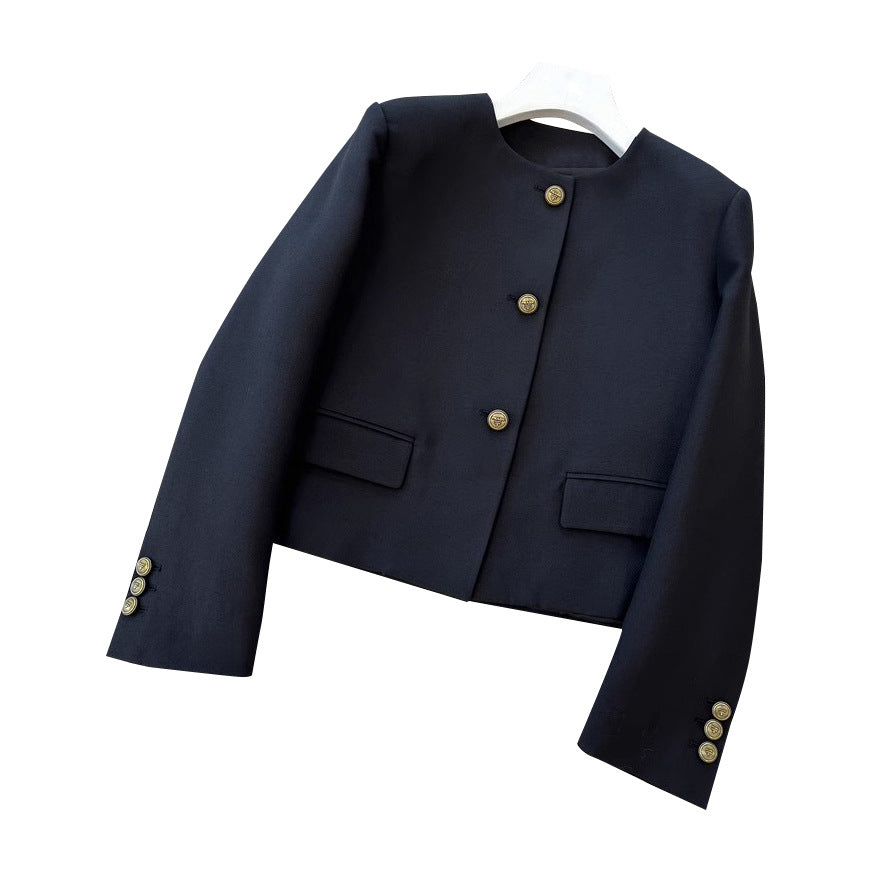 Dam collarless figurnära kort jacka med gold dekorativ knappar och flap fickor