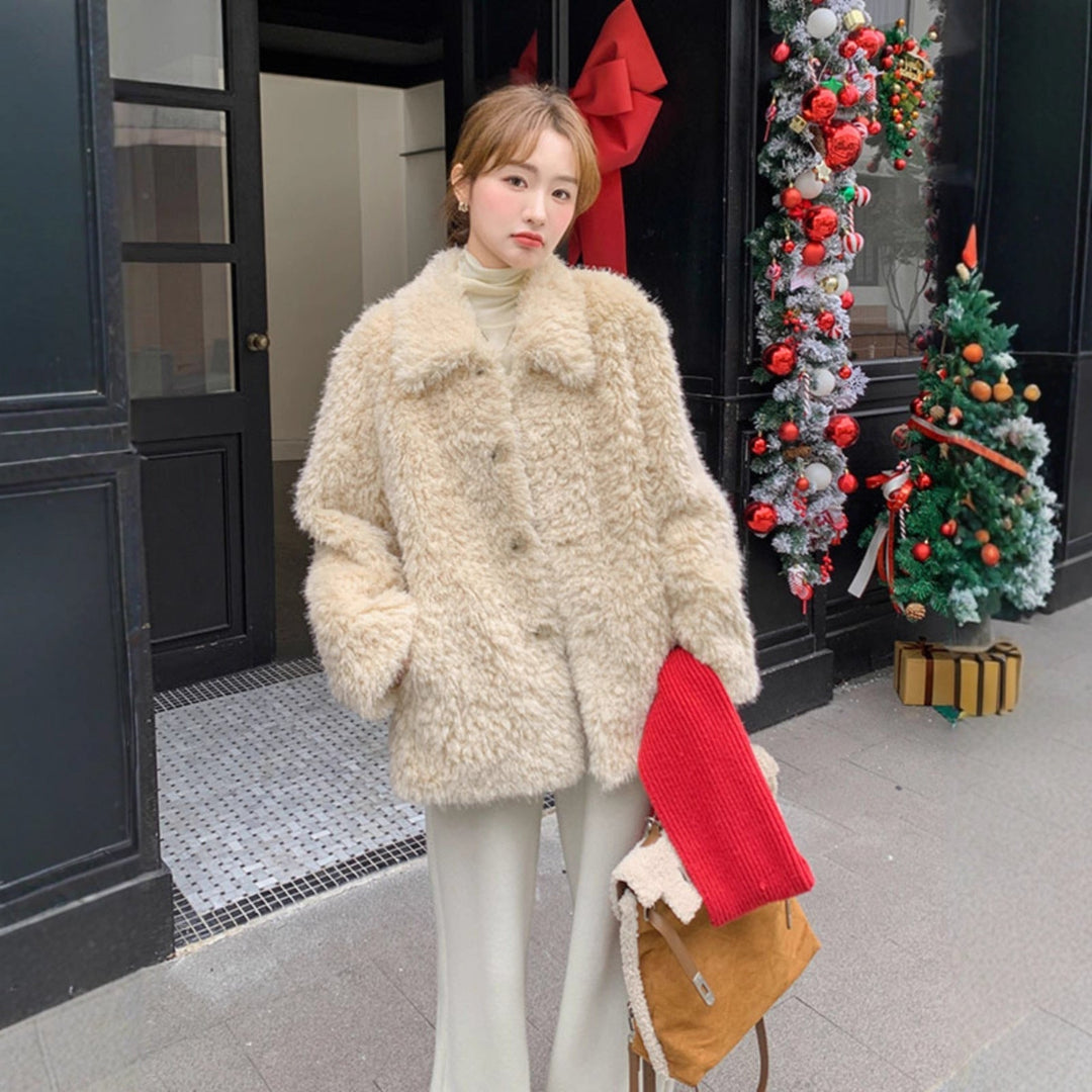 Dam kort teddy kappa med Cozy Faux Fur Texture och klassisk krage