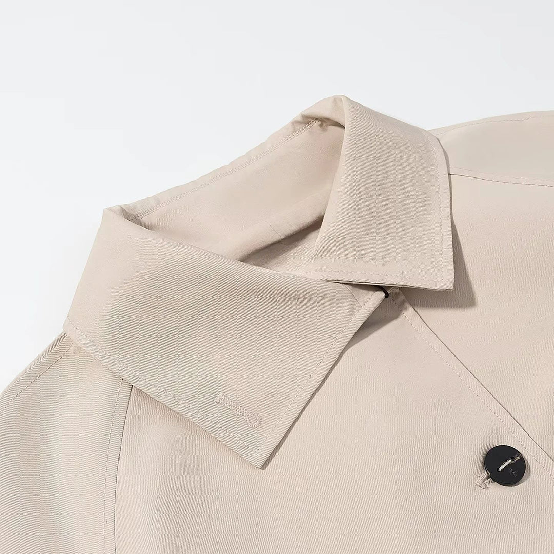 Dam kort-skärning vattenavvisande cropped trenchcoat med skjortkrage och concealed knäppning