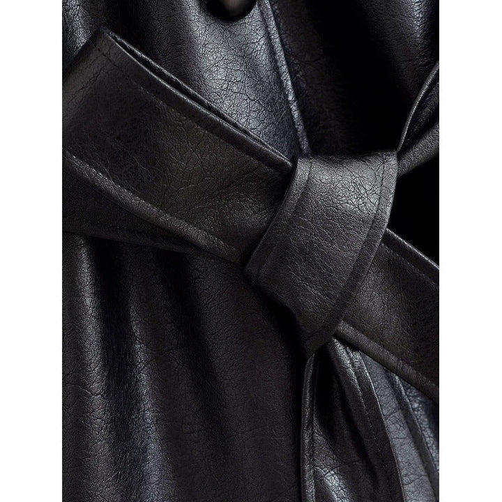 Dam Tailored Utilityjacka Tillverkad av Konstläder med Stå Krage, Patch Chest Fickor och Tie Belt