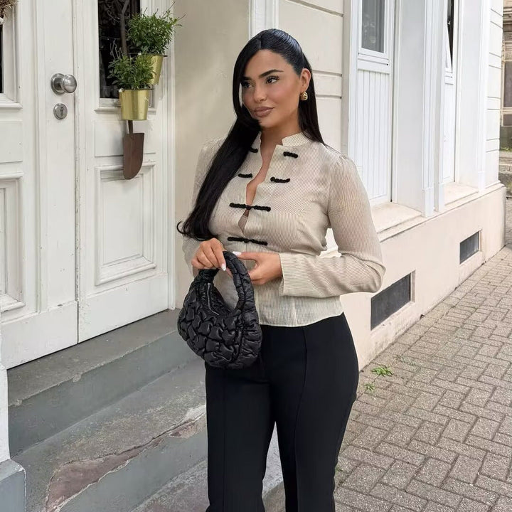 Dam kort jacka med ståkrage, Chinese cord fasteners och pinstripes