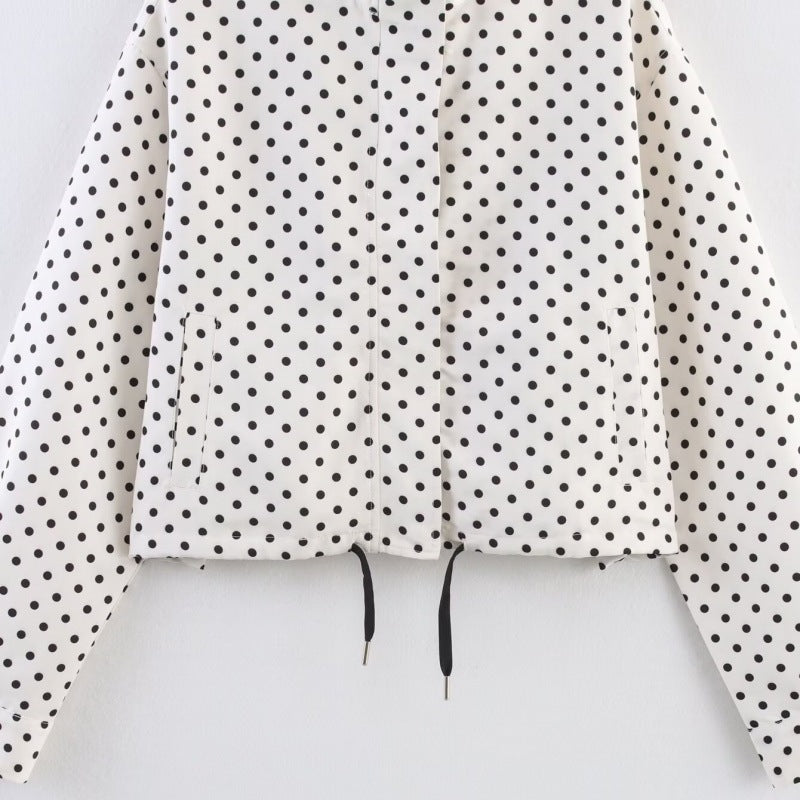 Dam kort kviltad jacka med Polka Dot tryck, Stand krage och dragsko